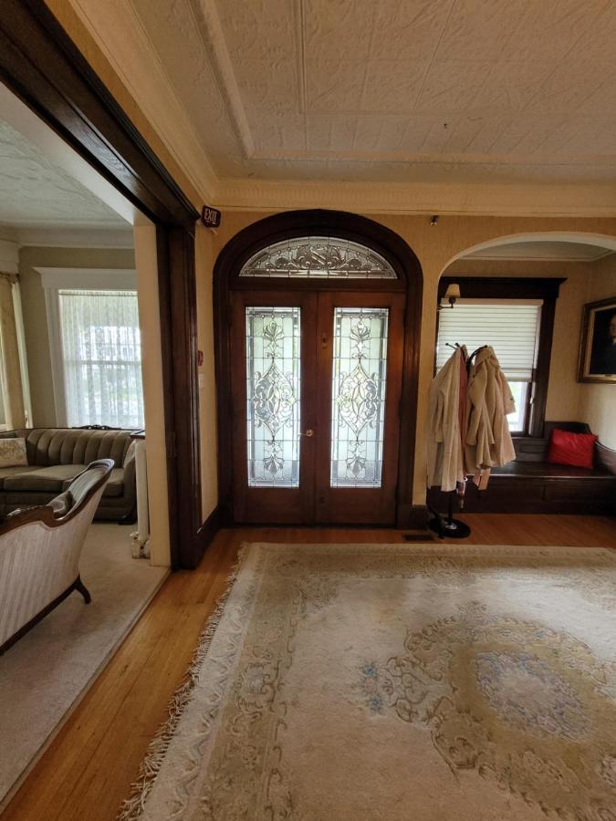 Ruby Manor Bed & Breakfast Гананокве Экстерьер фото